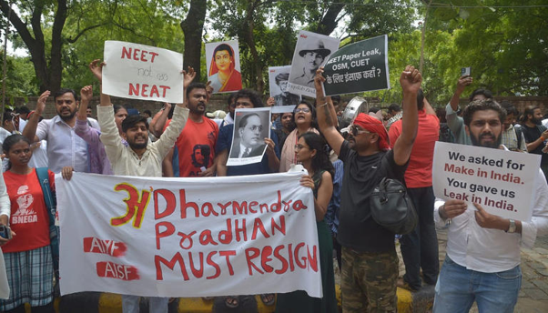 Indias Youth-Led Protest Turns Violent In Capital Delhi  The Jantar Mantar Protest Story