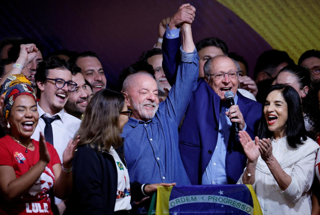 Lula Wins Unprecedented Fourth Term in Brazil Runoff, 51.8% to 48.2%, as Flvio Bolsonaro Says He Won't Accept the Result