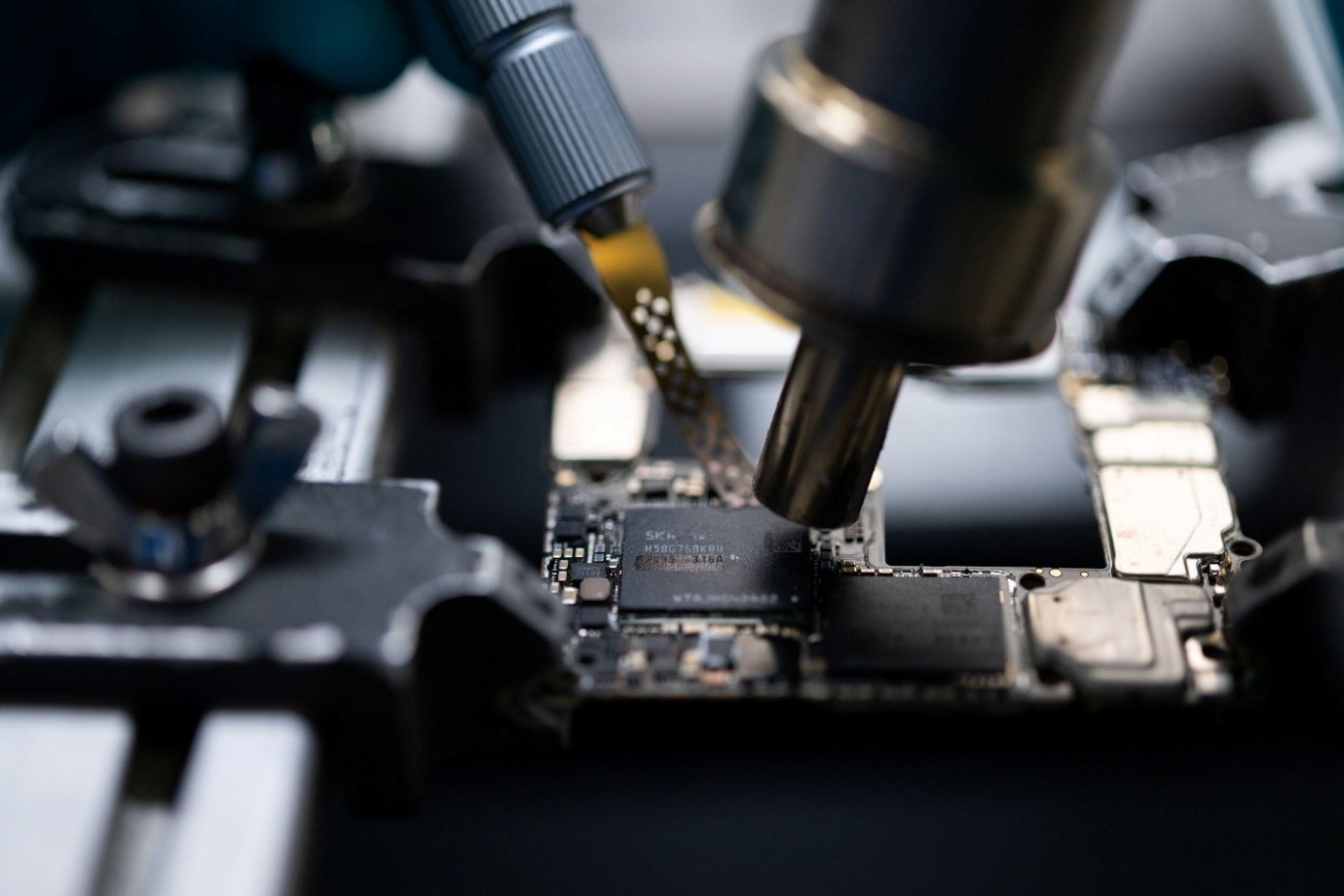 The Silicon Shift Why South Korean Chipmakers Are Winning the New US-China Tech War